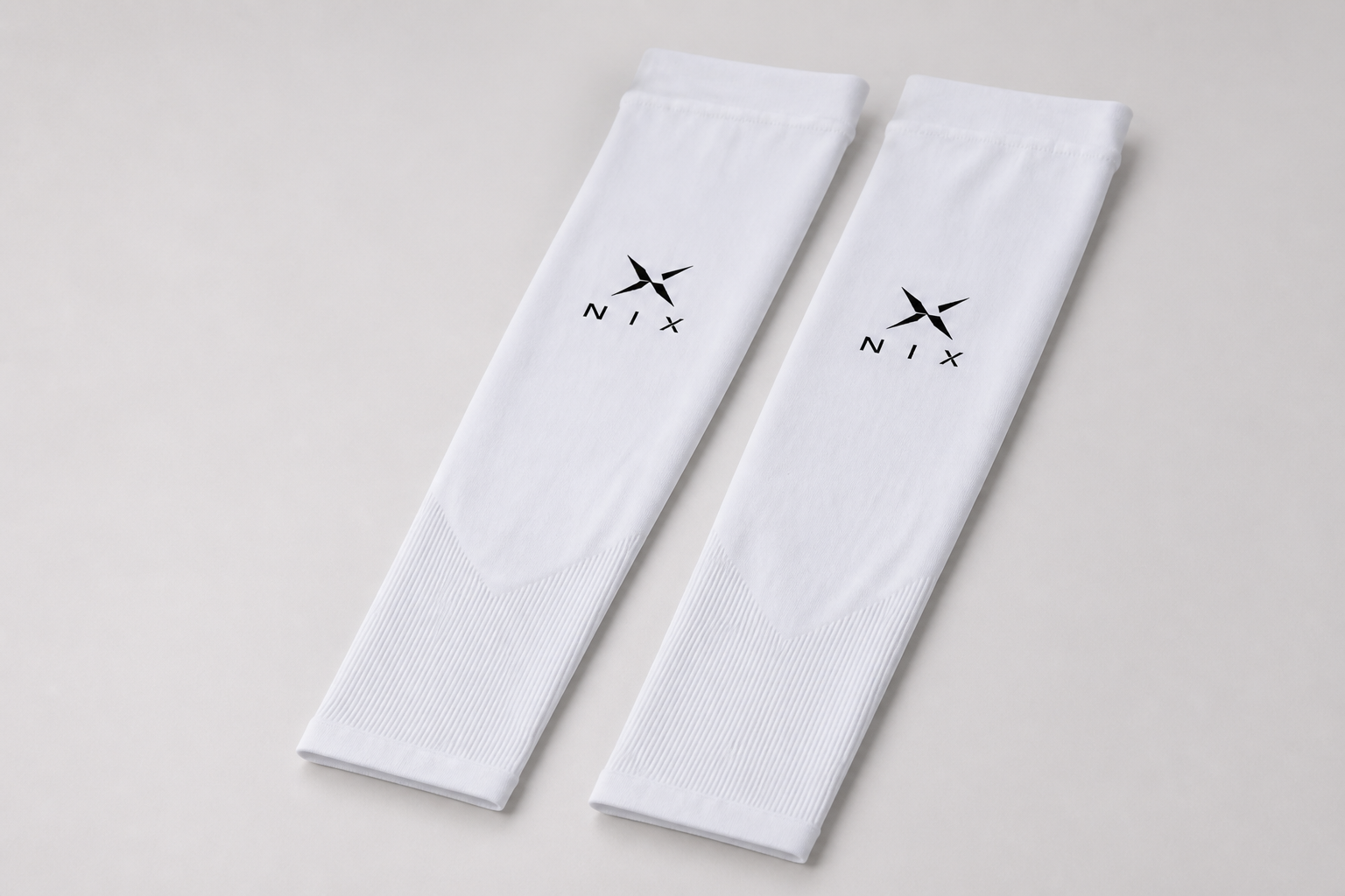 White NIX cooling golf sun sleeves